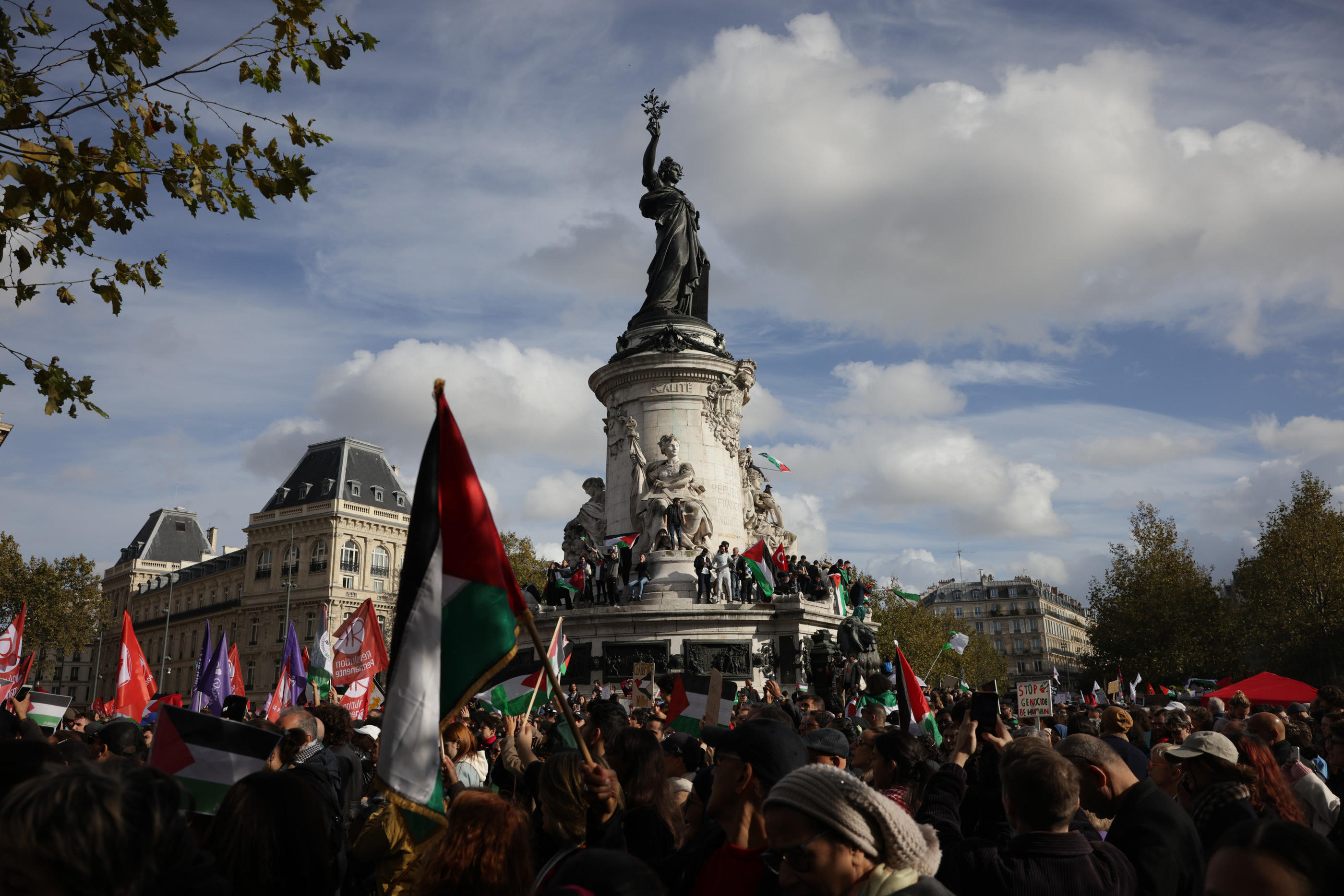 Paris, le 22 octobre 2023. Une manifestation pro-palestienne place de la République. LP/Philippe de Poulpiquet